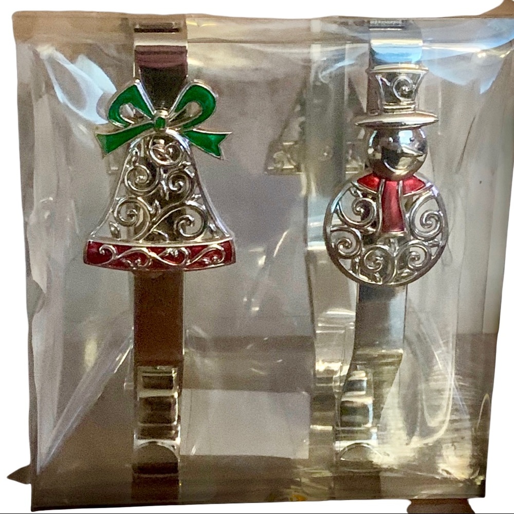 Silver 4-Piece Christmas Mantle Stocking Hooks New in Box